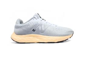 Tenis New Balance 520v8 - feminino - cinza e laranja