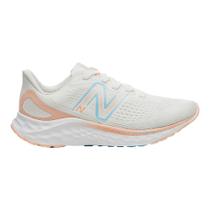 Tênis New Balance Fresh Foam Arishi V4 Branco e Laranja Feminino