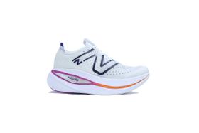 Tenis New Balance Fuelcell Supercomp Trainer - feminino - branco+roxo+laranja Tenis New Balance Fuelcell Supercomp Trainer - feminino - branco+roxo+laranja