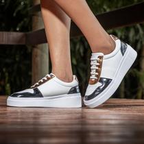 Tênis Sintetico Casual Branco Preto Metalizado Dourado