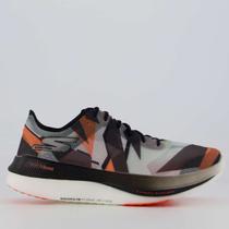 Tênis Skechers Go Run Speed Freek Preto e Branco Tênis Skechers Go Run Speed Freek Preto e Branco