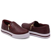 Tênis Slip On Detalhado Amanda Block com Zíper Lateral e Sola Reta Leve