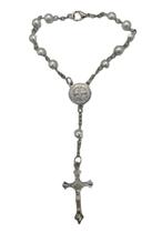 Terço com Crucifixo Prateado Conta 6 mm Cor Pérola Terço com Crucifixo Prateado Conta 6 mm Cor Pérola