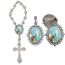 Terço de Carro Nossa Senhora de Lourdes com Broche e Relicario Lembrancinha Religiosa Terços Qualidade Catolico Terço de Carro Nossa Senhora de Lourdes com Broche e Relicario Lembrancinha Religiosa Terços Qualidade Catolico