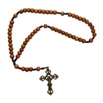 Terço de Madeira com Detalhes em Metal Terço de Madeira com Detalhes em Metal