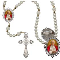 Terço Luxo com Broche São João Paulo ll Especial Resinado Orações Casamento Noiva e Noivo Terço Luxo com Broche São João Paulo ll Especial Resinado Orações Casamento Noiva e Noivo