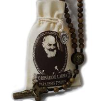 Terço Padre Pio madeira natural com Saquinho e Medalha - Luz Maria
