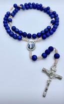 Terço pulseira artesanal de São Bento emborrachado azul com prata