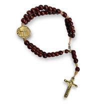 Terço Pulso Perola Duas Cruzes São Bento Dourado 23cm Terço Pulso Perola Duas Cruzes São Bento Dourado 23cm