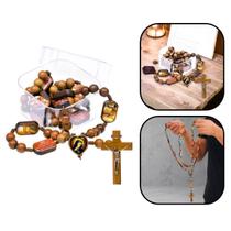 Terço via sacra de madeira no cordão com as estações