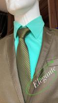 Terno masculino em estilo elegance tecido poliviscose Cor verde exercito tamanho 50