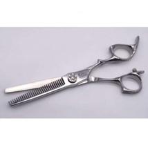 Tesoura Umi Profissional Premium Desbaste Cromado Com Acabamento Trabalhado Para Barbeiro E Cabeleireiro Cortar Cabelo