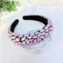 Tiara Alta Bordado nas Cores Pink e Branca com Pedrarias Tiara Alta Bordado nas Cores Pink e Branca com Pedrarias