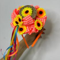 Tiara com Mini Chapéu e Renda Cores e Modelos Sortidos 1 Unidade