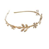 Tiara Dourada em Metal com Folhas Gregas e Flores com Pérola