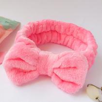 Tiara para maquiagem e skincare com laço Tiara para maquiagem e skincare com laço