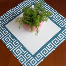 Toalha centro de mesa 70 x 70 - faixa bco e azul esc Toalha centro de mesa 70 x 70 - faixa bco e azul esc