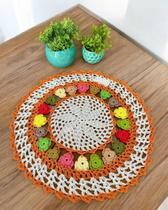 Toalha de Bandeja Pequena Redonda Primavera 45cm Crochê Artesanal