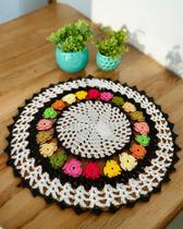 Toalha de Bandeja Pequena Redonda Primavera 45cm Crochê Artesanal