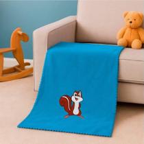 Toalha de Banho Infantil 70x140cm Microfibra Soft Bichinhos com Abas em Relevo Cor:Esquilo Azul
