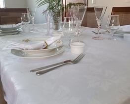 Toalha de mesa 12 lugares em tecido jacquard - excelente qualidade e acabamento - mtm enxovais