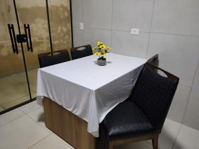 Toalha de Mesa 6 Cadeiras Cozinha Sala de Jantar Área Gourmet 2,20m x 1,40m Malha Gel Lisa