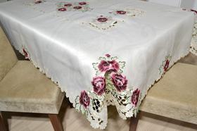 Toalha de Mesa Bordada 2,20m Dandara