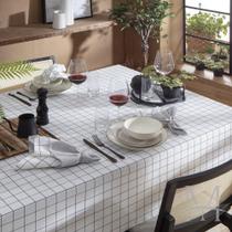 Toalha de Mesa Naturalle Limpeza Prática 2,20x2,20m Grid Preto Toalha de Mesa Naturalle Limpeza Prática 2,20x2,20m Grid Preto