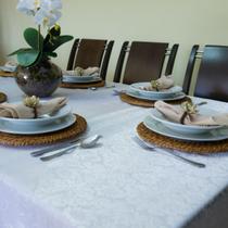 Toalha De Mesa para Sala Jantar Ocasiões Especiais em Jacquard 4, 6 e 8 Lugares