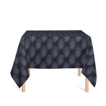 Toalha de Mesa Quadrada em Tecido Jacquard Estampado Capitonê Cinza Escuro Toalha de Mesa Quadrada em Tecido Jacquard Estampado Capitonê Cinza Escuro
