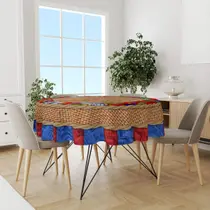 Toalha de Mesa Redonda 4 Lugares Cenário Arraia Flores Festa Junina 140cm Toalha de Mesa Redonda 4 Lugares Cenário Arraia Flores Festa Junina 140cm