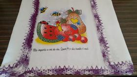 Toalha para Chá em Crochê Vera Artes com Estampa feita a mão na cor branca 20x20