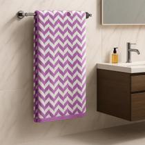 Toalha Zigue Zague Macia e Estilosa Toque Aveludado, Ideal para Banho e Viagem