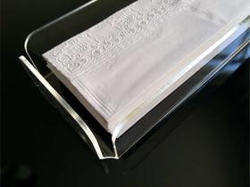 Toalheiro acrílico com 25 toalha de papel lavabo 25x28cm