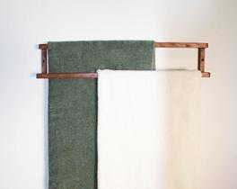 Toalheiro duplo de madeira - porta toalhas suspenso para banheiro - Matarazzo Decor