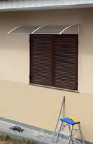 Toldo de Policarbonato 1,0x0,50m Plug Lar Transparente com Suporte Branco Toldo de Policarbonato 1,0x0,50m Plug Lar Transparente com Suporte Branco