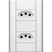 Tomada Dupla 10A 2P+T Branca - 1433 Fame Modulare Tomada Dupla 10A 2P+T Branca - 1433 Fame Modulare