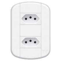 Tomada Dupla Distanciada 2P+T Blanc 10a/250v Fame
