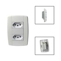Tomada Dupla Monobloco 3 Pinos 10A 250V 4x2 Branco Tomada Dupla Monobloco 3 Pinos 10A 250V 4x2 Branco