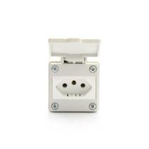 Tomada Sobrepor com Tampa Padrão Brasileiro Branca 20A IP44 Strahl