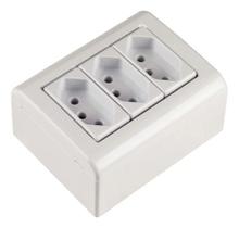 Tomada Tripla 10a/250v Sobrepor Tramontina Lizflex Branca Tomada Tripla 10a/250v Sobrepor Tramontina Lizflex Branca
