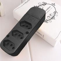 Tomada Tripla 3 Pinos 10A-20A /250V - 2200W (Padrão NBR) Benjamim 1UN 3UN 5UN Soutimes Tomada Tripla 3 Pinos 10A-20A /250V - 2200W (Padrão NBR) Benjamim 1UN 3UN 5UN Soutimes