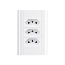 Tomada Tripla Fame Modulare 2P+T 10A com Placa 4x2