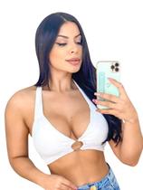 Top Branco com Bojo Detalhes de Argola