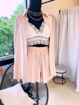 Top em renda cor off