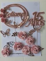 Topo de Bolo 15 anos flores pétalas