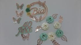 Topo de Bolo Flores Marfim Verde Água com Rose personalizado