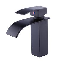 Torneira Cascata Prizi Slider Baixa Monocomando Preta Torneira Cascata Prizi Slider Baixa Monocomando Preta