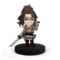 Totem Pequeno Boneco Hanji Zoe Attack on Titan 7cm + Base