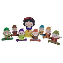 Totens de Mesa Moça da Neve Kit com 8 Displays Aniversário Mdf Adesivado Totens de Mesa Moça da Neve Kit com 8 Displays Aniversário Mdf Adesivado